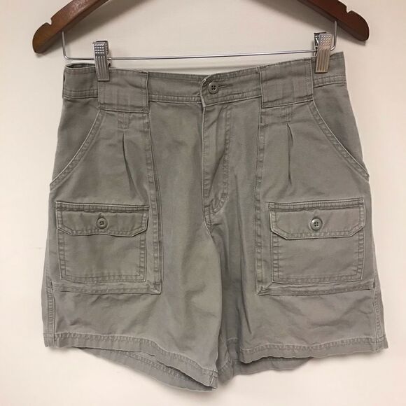 👠Cabelas cargo shorts.  Size 4 or 6 - Picture 1 of 5